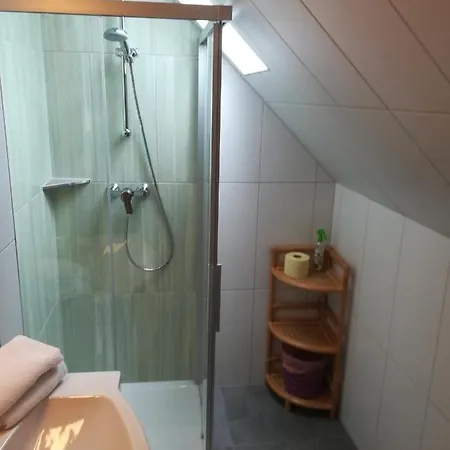 Haus Anneliese * 普鲁格恩